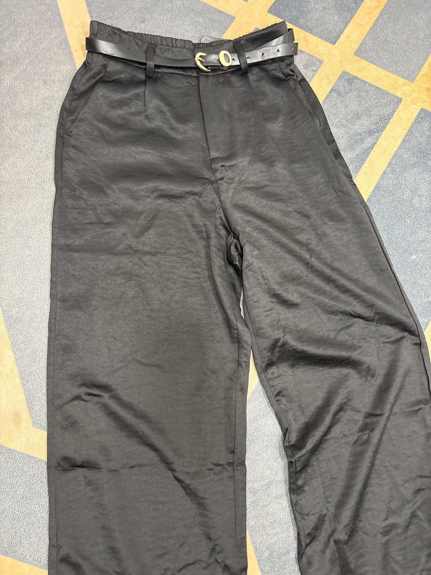 Pantalone palazzo con cinta satin