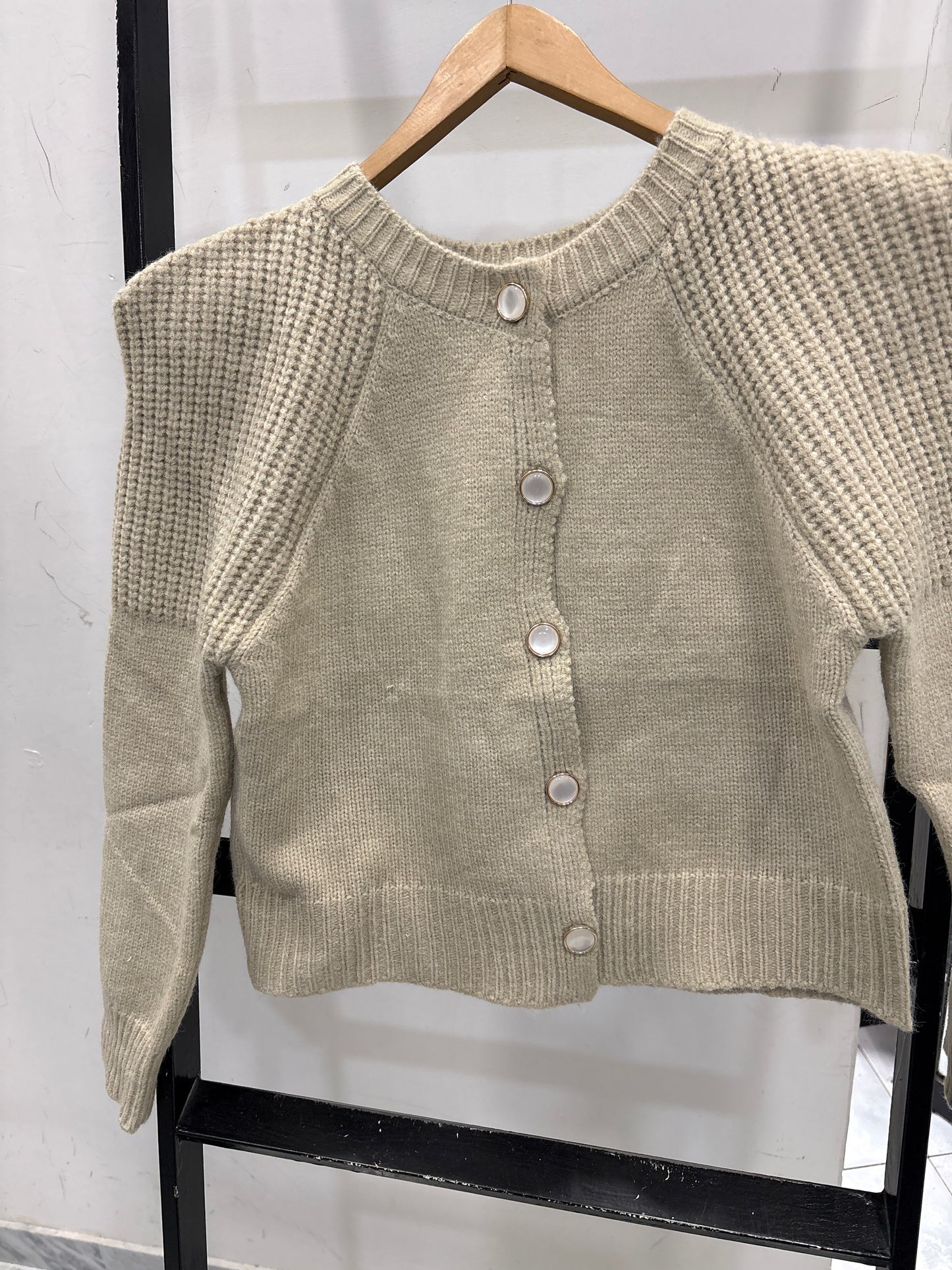 Cardigan manica punta spallina 609