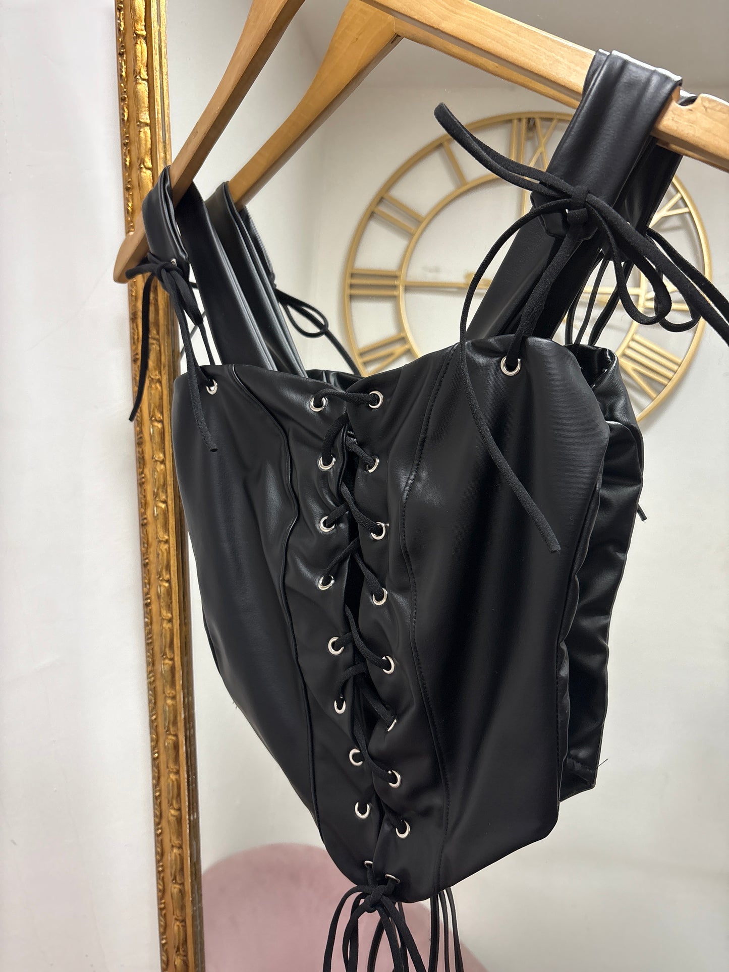 Top ecopelle lacci 623